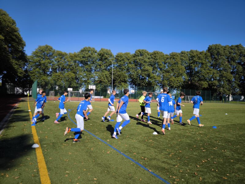 B-Jugend, Warmmachen vor dem Pokalspiel beim FC Remscheid, 06.09.2026